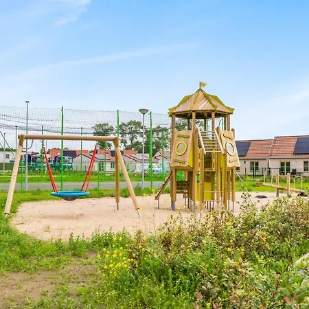 Cosy Living W Parking, Athletic Field, Playground, Bike Storage דירה