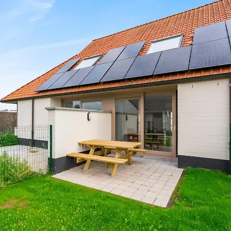 Cosy Living W Parking, Athletic Field, Playground, Bike Storage Apartment Koksijde