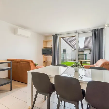 Cosy Living W Parking, Athletic Field, Playground, Bike Storage شقة