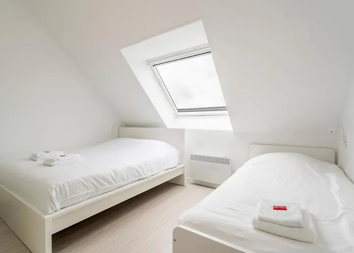 Apartment Cosy Living W Parking, Athletic Field, Playground, Bike Storage